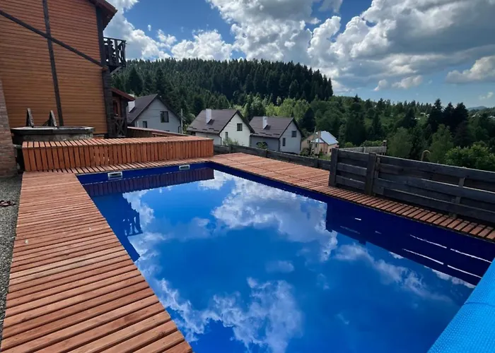 Konukevi Belvedere-karpaty-panorama Skhidnytsia